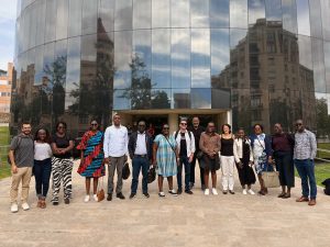 Delegació de la Public Service Commission de la República de Kenya que va visitar les oficines de ThinkUPC a l'edifici Nexus I del Campus Nord de la UPC, en col·laboració amb representants de Moodle a Espanya, i organitzat per la Learning Solutions Team Manager de ThinkUPC, Abigail Craviotto.