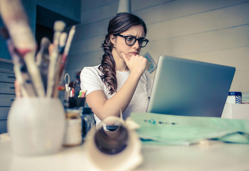 We share tips on how to write effective prompts for generative AI systems on L'Altra Ràdio.